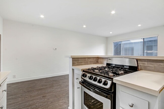 Building Photo - 519 Hill St