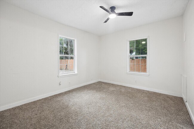 Building Photo - 2701 Truxillo St