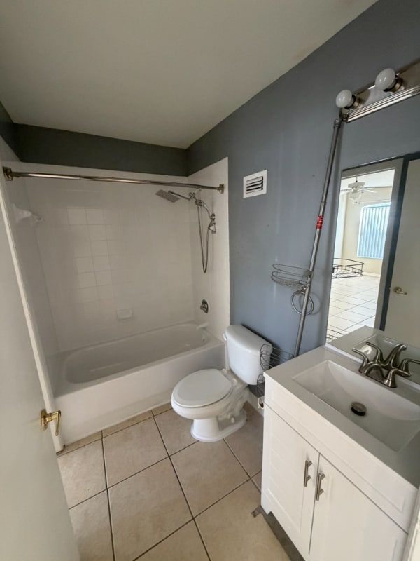 Building Photo - 679 Caribbean Dr