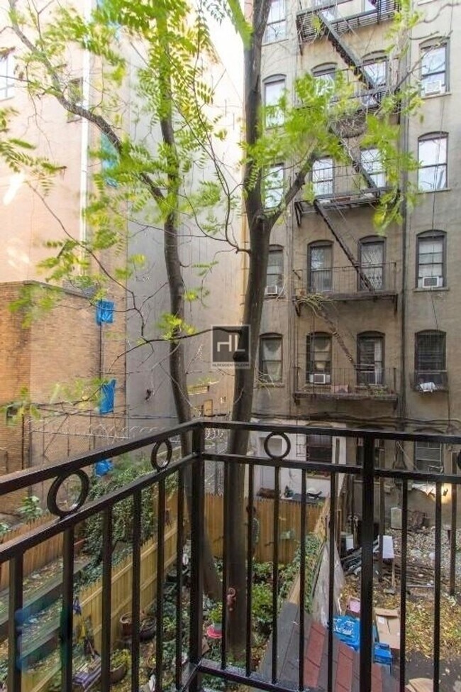 Foto del edificio - E 7TH ST.