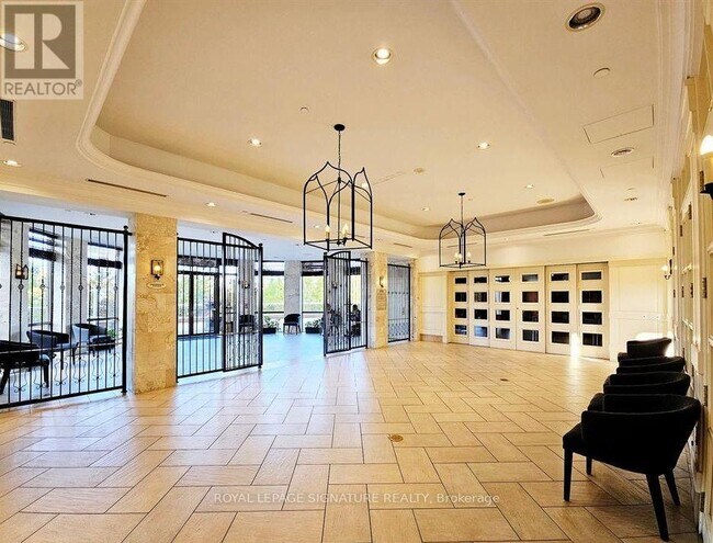 Photo du bâtiment - 700 Humberwood Blvd