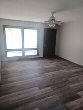 Building Photo - 3322 S Mt Carmel Ave