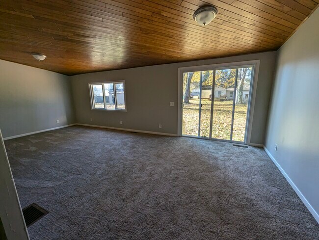 Foto del edificio - 114 Maple Manor Dr