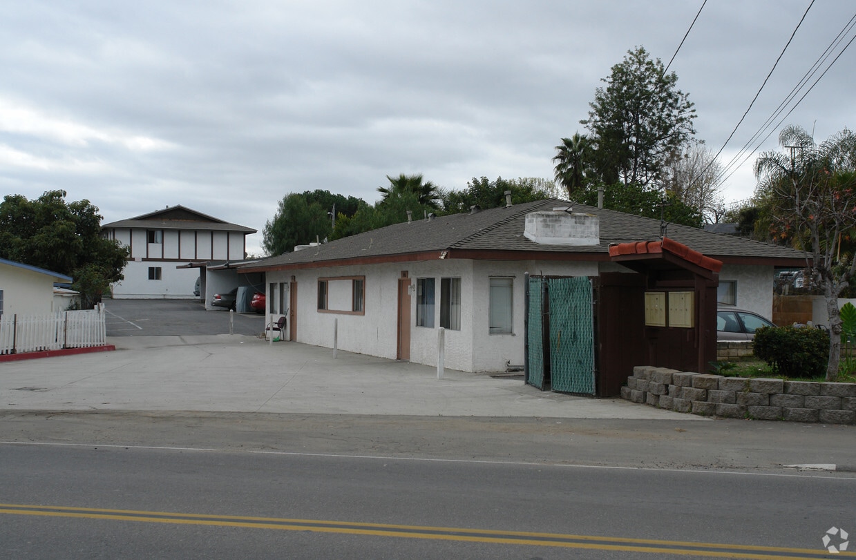 Primary Photo - 158-160 W Los Angeles Dr