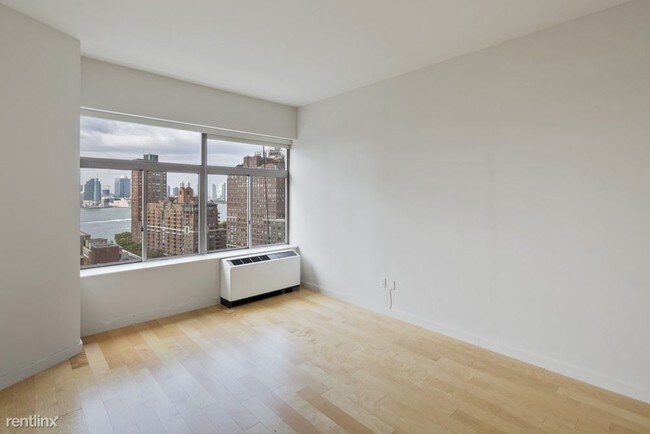 Foto del edificio - 90 Washington St