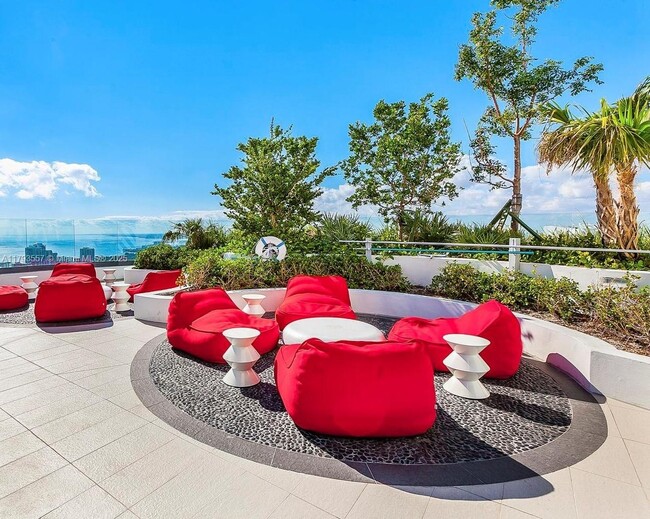 Foto del edificio - 45 SW 9th St