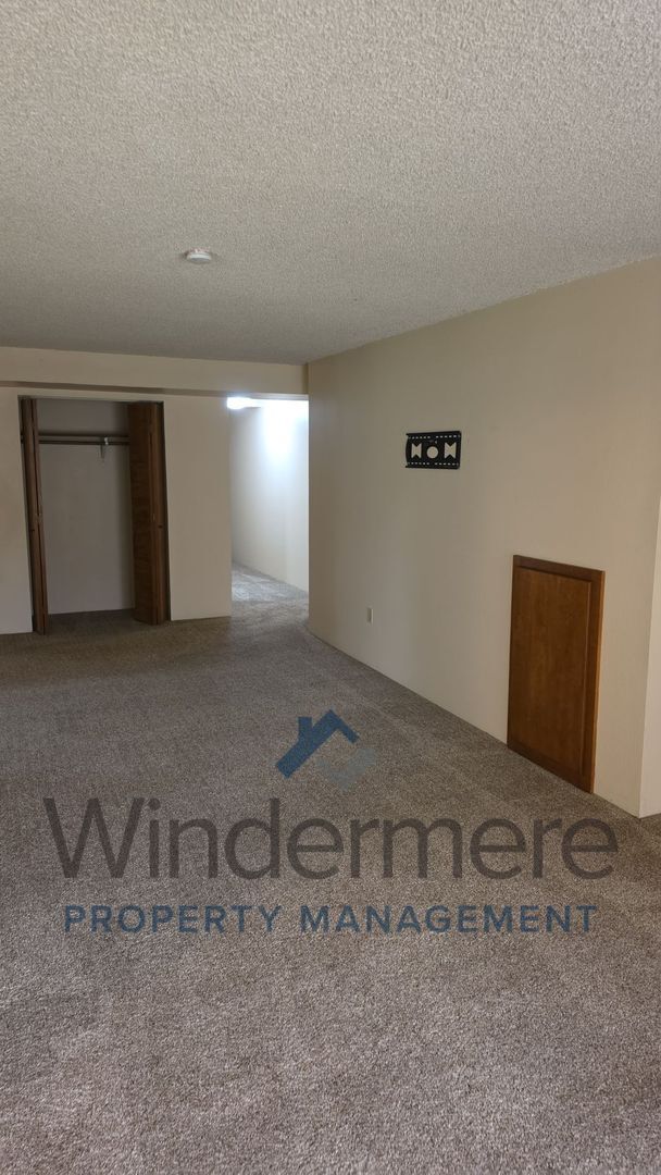 Building Photo - 763 1/2 Village Way - Golf Course View