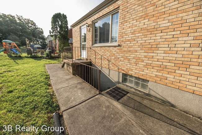 Foto del edificio - 3 br, 1 bath House - 6074 LAWRENCE RD