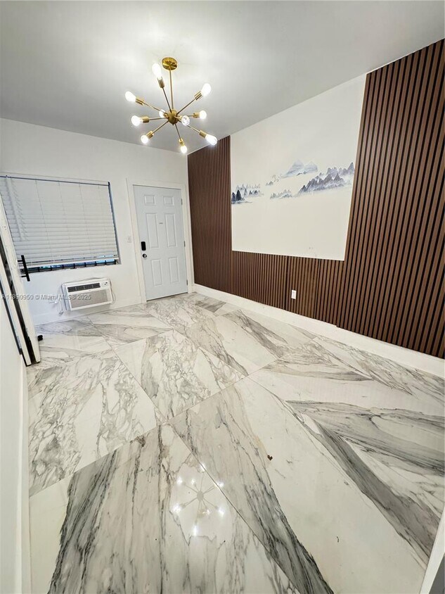 Foto principal - 110 NE 68th St