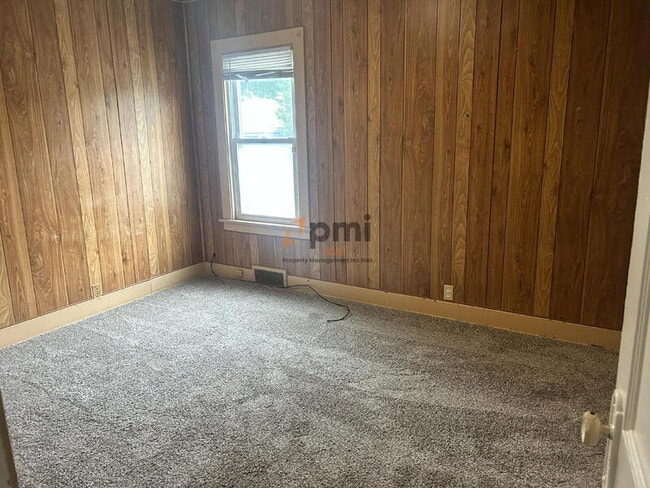 Foto del edificio - 6516 Meadow Ln Ave