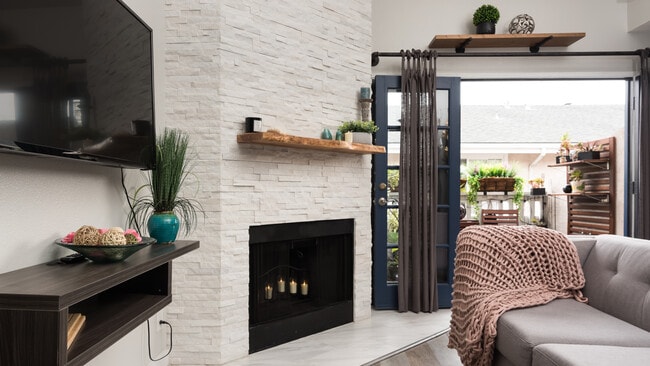 Building Photo - 5655 Riley St