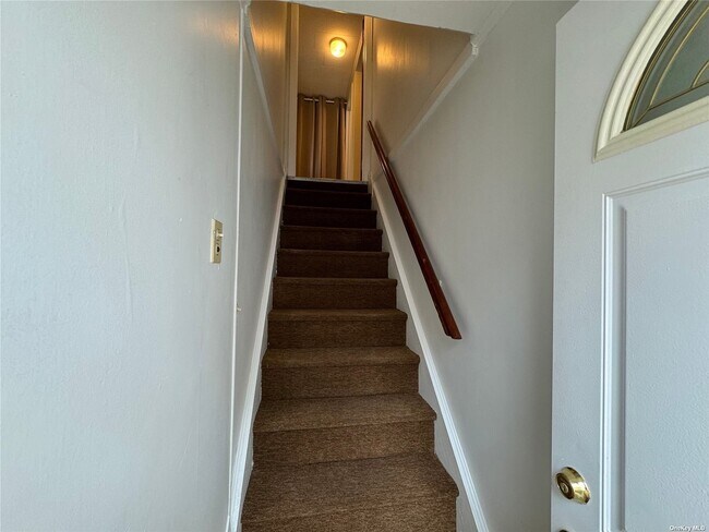 Building Photo - 214 44th St
