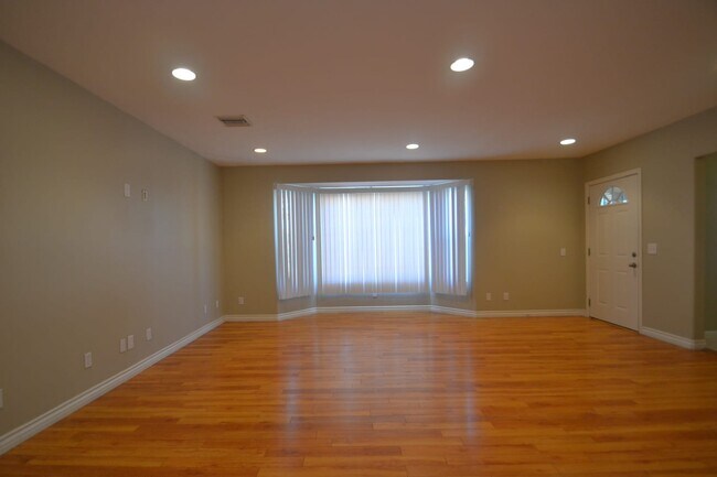 Building Photo - 12600 Kittridge St