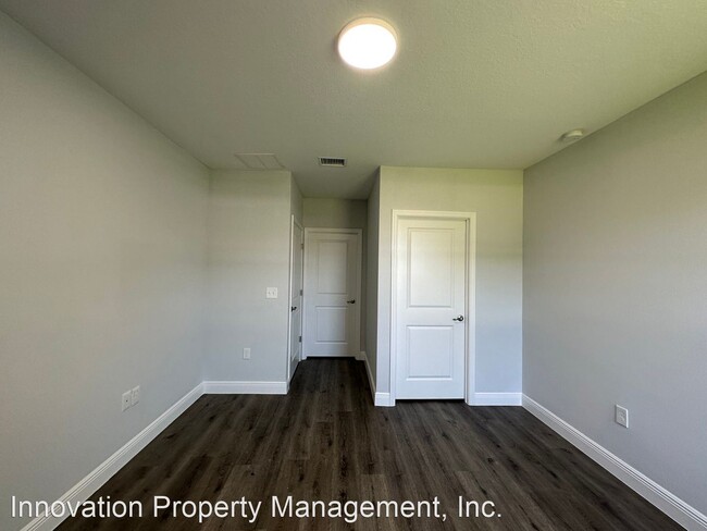 Building Photo - 3 br, 2 bath Apartment - 513 Albatross Dri...