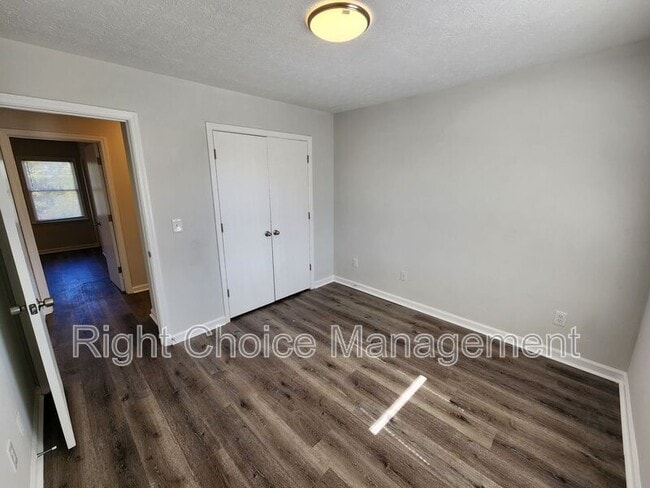 Foto del edificio - 6219 Browning Dr