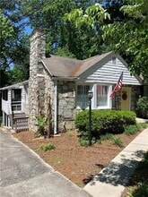 Building Photo - 664 Courtenay Dr NE