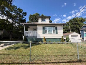 Building Photo - 822 Prospect Ave