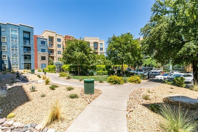 Building Photo - 38 E Serene Ave