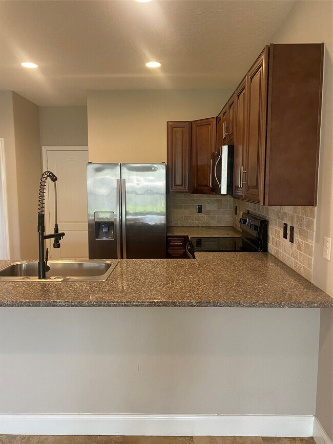 Building Photo - 307 Covecrest Dr