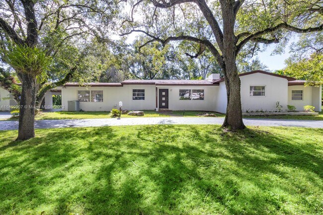 Building Photo - 10501 SW 64th Ave