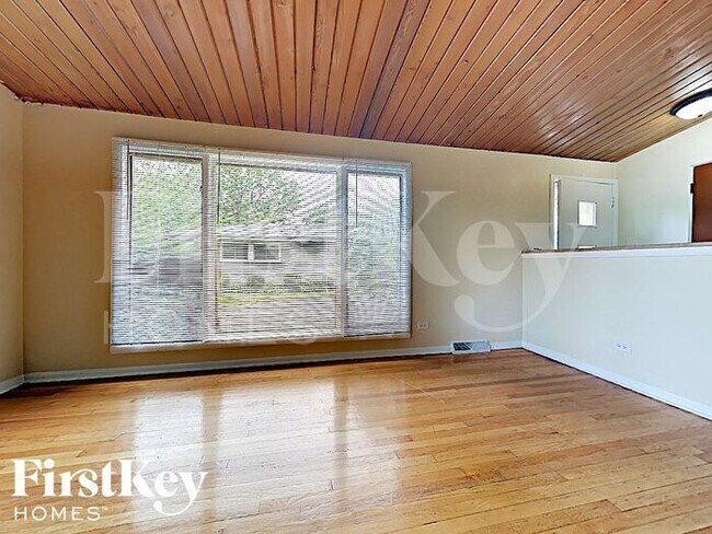 Building Photo - 20536 Greenwood Dr