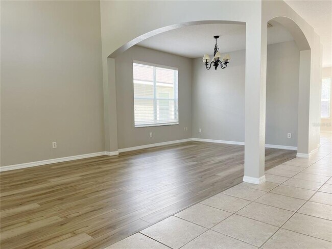 Building Photo - 12860 Hunter's Vista Blvd