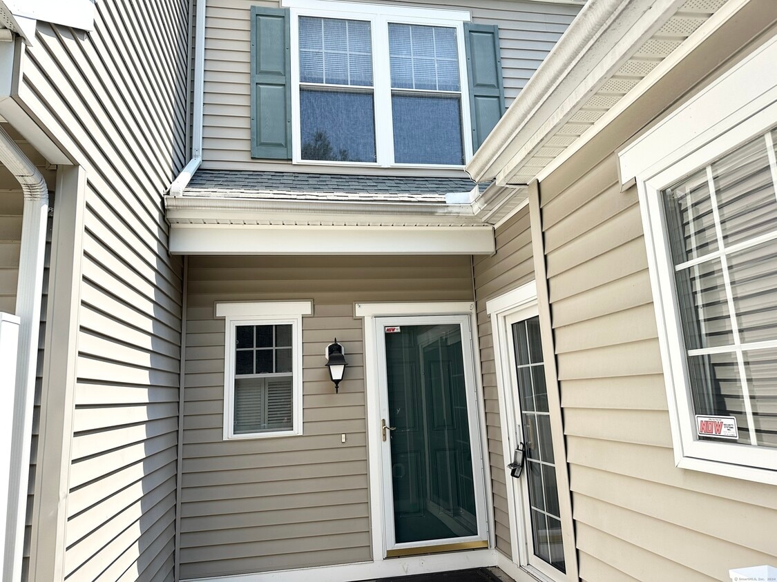 Primary Photo - 39 Ives St