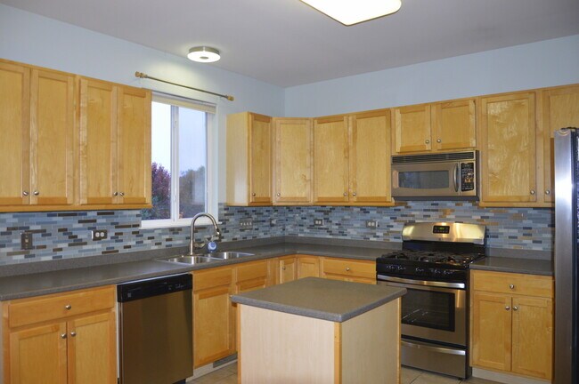 Foto del edificio - 521 Middlebury Dr