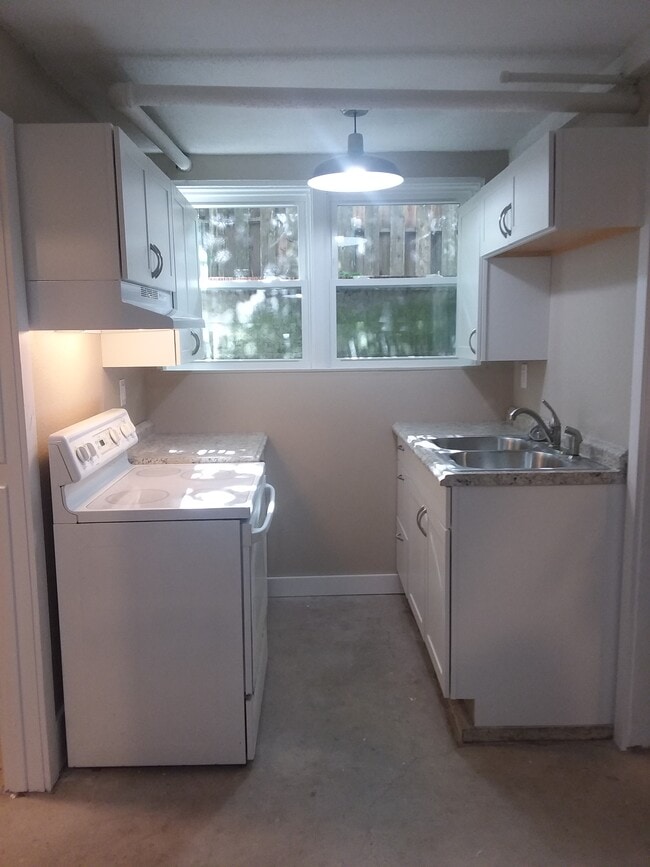kitchen - 3014 West St
