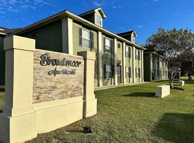 Foto del edificio - 1511 Broadmoor Dr