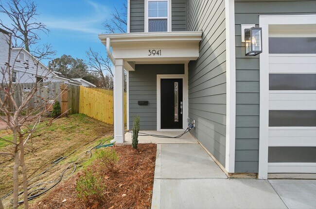 Building Photo - Bright & Modern New Construction Townhome
