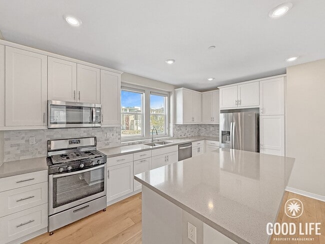 Building Photo - Stunning 2B/2BA Townhome in Mira Mesa for Rent!