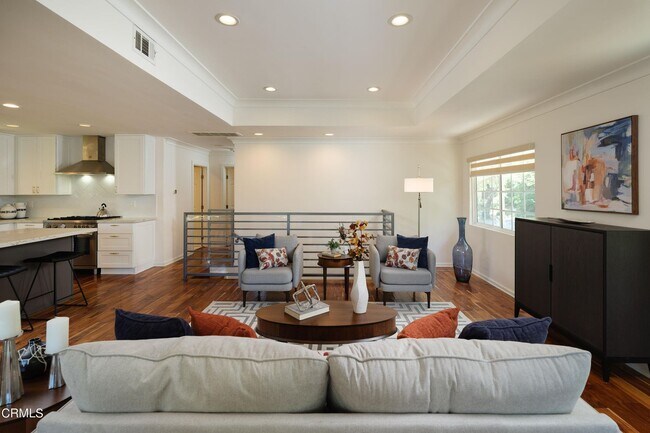 Foto del edificio - 1721 La Loma Rd