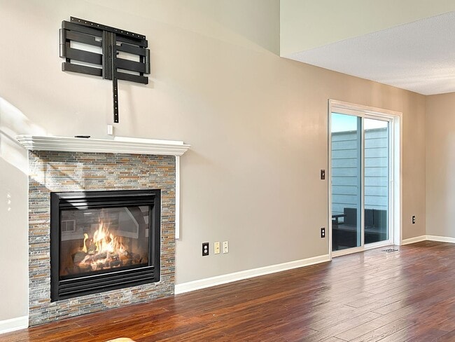 Building Photo - 13821 Edgewood Ave