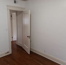 Building Photo - 2707 Lancashire Rd