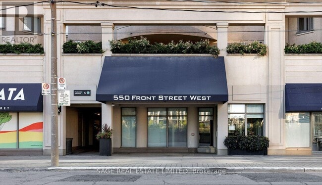 Building Photo - 550 Front St W