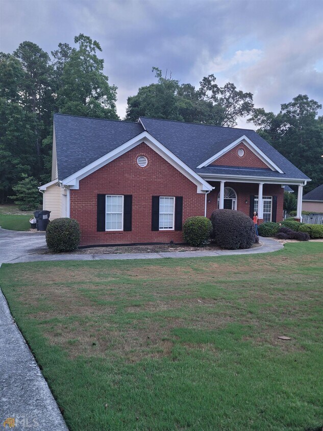 2121 Vintage Oaks Dr, Loganville, GA 30052 House Rental in Loganville