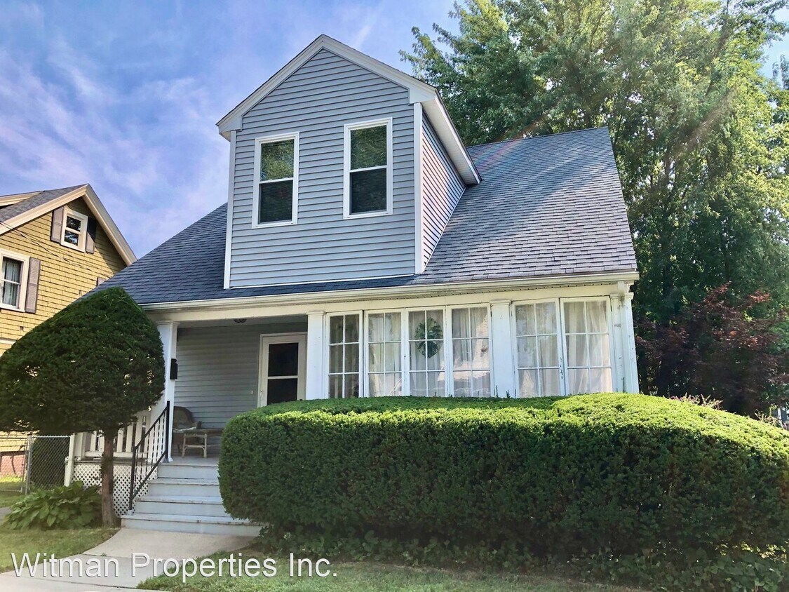 4 br, 1.5 bath House 43 Castle St. House Rental in Springfield, MA