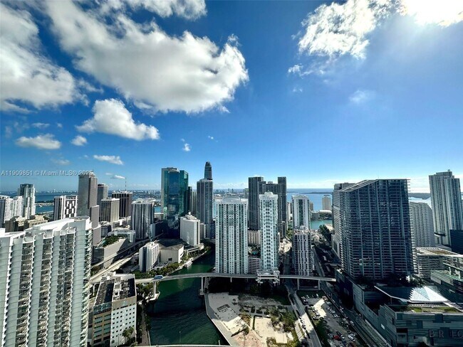 Foto del edificio - 92 SW 3rd St