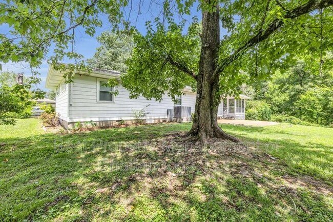 Foto del edificio - 5506 Sunnydell Ln