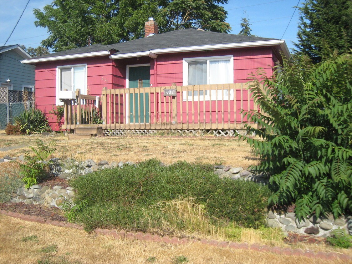 Primary Photo - 631 S Hawthorne St