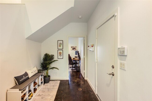 Building Photo - 5109 Larkin St