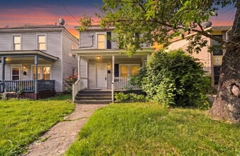 Building Photo - 1035 W 36th St