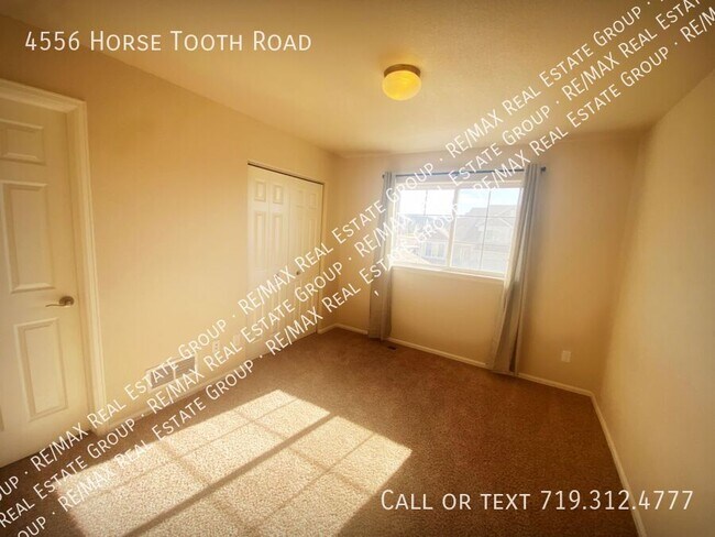 Foto del edificio - 4556 Horse Tooth Rd