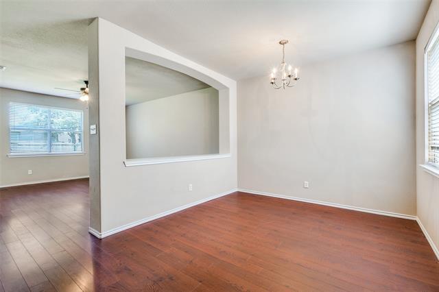 Building Photo - 2033 Meadow View Dr