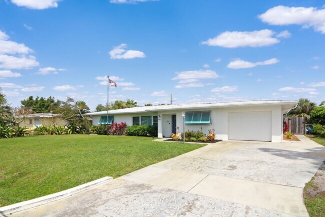 Building Photo - Island of Venice Annual Home for Rent