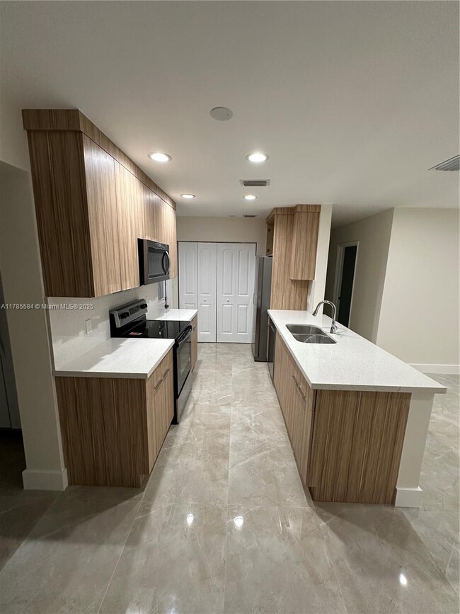 Foto del edificio - 611 N 69th Way
