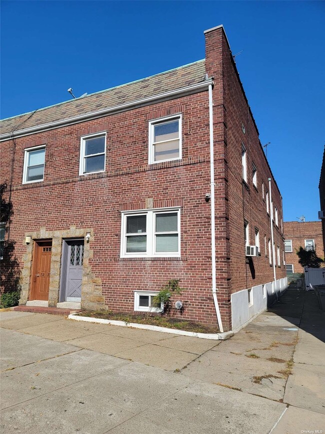Building Photo - 72-41 Myrtle Ave