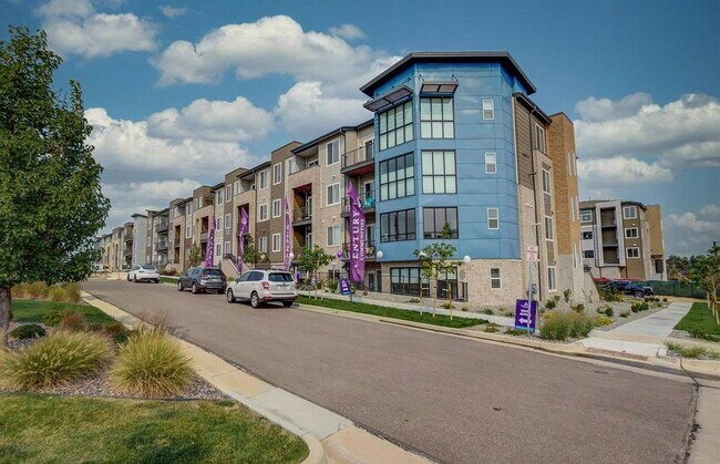 Exterior - 460 E Fremont Pl
