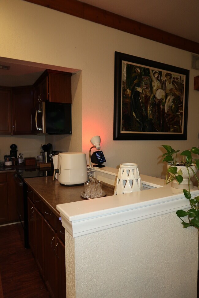 Foto del edificio - 11002 Lakeside Dr